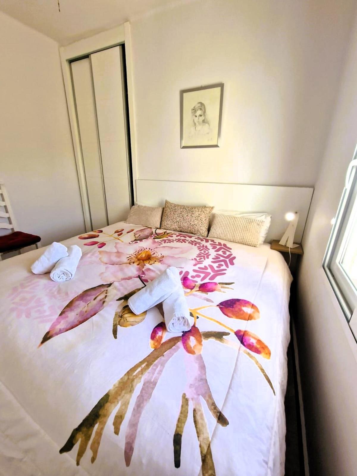 La Golondrina Villa Бениса Екстериор снимка